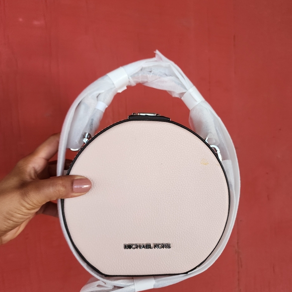 Michael Kors Pink Cream Round Crossbody Bag - Picture 1 of 4